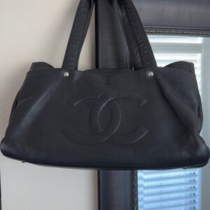 CHANEL Black Double C Logo Leather Shoulder Bag